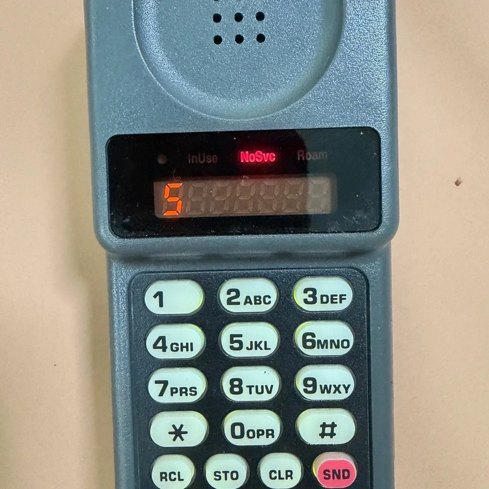 Vintage Motorola Micro T-A-C DPC 550 Flip Phone Grey Box Manual Leather Cs